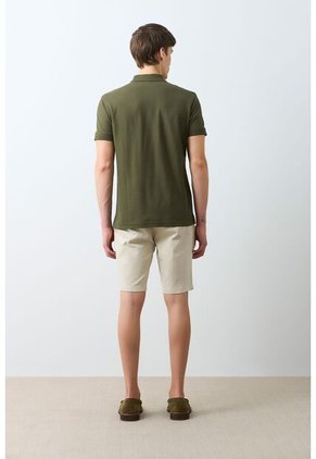 Polo Para Hombre Semi Fit Detalle Jacquard Polo Para Hombre Semi Fit Detalle Jacquard Verde Oliva S VÉLEZ