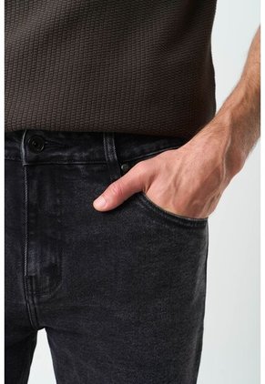 Jean Confort Semi Fitted Para Hombre Ciro Jean Confort Semi Fitted Para Hombre Ciro Negro 38 VÉLEZ