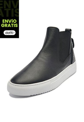 Tenis Negro VFYN Soto 3