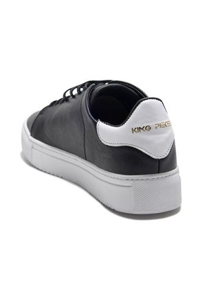 Tenis Negro VFYN Lourdes 3