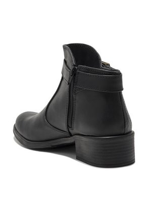 Botin Negro VFYN  Sabact 3