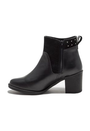 Botin Negro VFYN Cherry 3