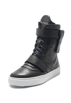 Tenis Negro VFYN Porto 3