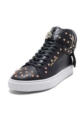 Tenis Negro VFYN Argento Tejos 3