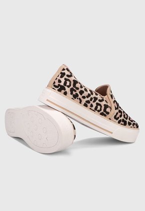 Tenis Multicolor Via Marte