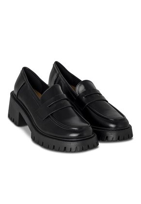 MOCASINES MUJER VIA SPRING NEGRO