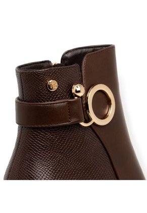 BOTIN CAÑA MEDIA MUJER VIA SPRING CAFE