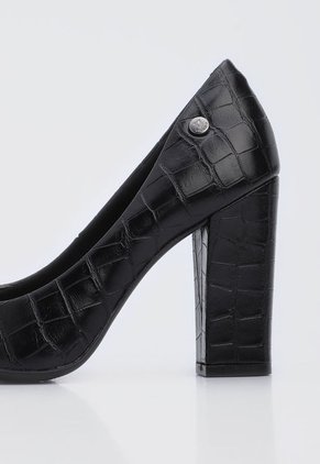 Tacón Alto Negro Via Uno