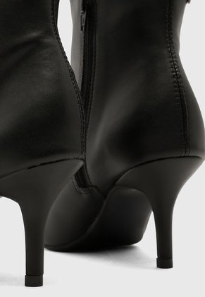 Botines VIA UNO Negro