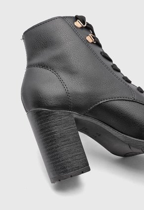 Botines VIA UNO Negro