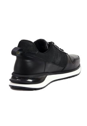 Tenis Cuero Hombre Negro VillabonR VL-3037