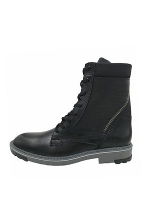 Botas Cuero Negro VillabonR VB-2001