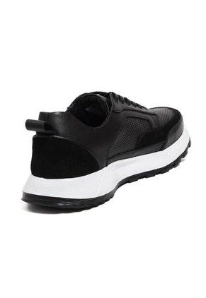 Tenis Cuero Negro VillabonR VTS-8040