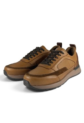 Tenis Cuero Miel VillabonR VTS-8046