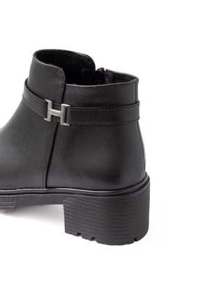 Botin Cuero Mujer Negro VillabonR VRB-3036