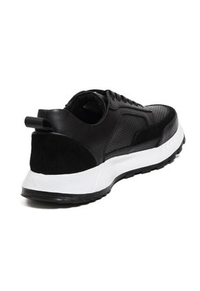 Tenis Cuero Negro VillabonR VTS-8040