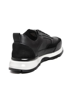 Tenis Cuero Negro VillabonR VTS-8040