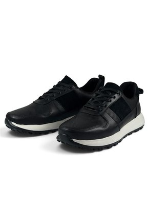 Tenis Cuero Hombre Negro VillabonR VL-3039