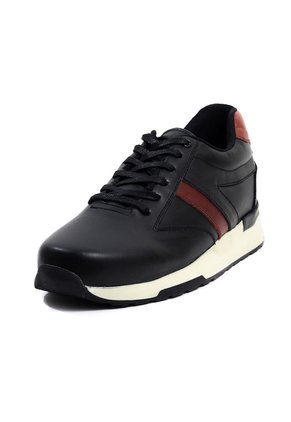 Tenis Cuero Negro VillabonR VA-3011