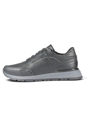 Tenis Cuero Hombre Negro VillabonR VTM-8030