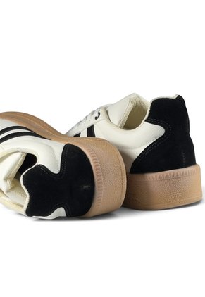 Tenis Mujer Blanco VillabonR VRT-3061