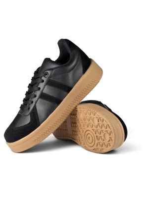 Tenis Mujer Negro VillabonR VRT-3067