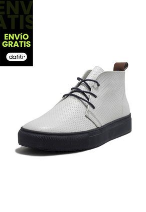 Tenis Blanco Perforado ViolaDetor