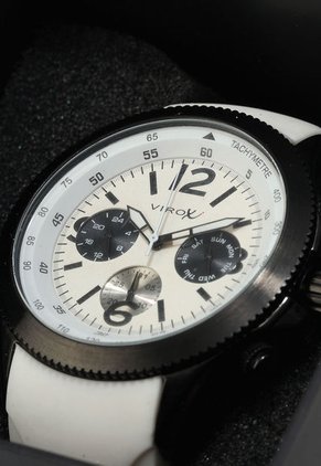 Reloj Negro-Blanco Virox