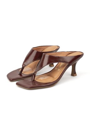 Sandalia Tacon Alto Rojo-Carmin Oscuro Vizzano