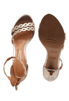 Sandalia Tacón Plateado Vizzano