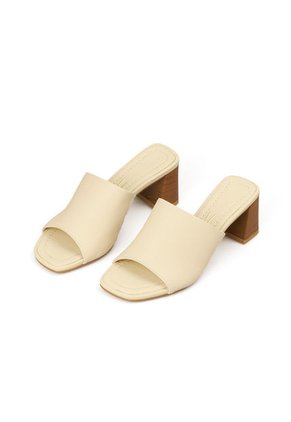 SANDALIA FACHETE CREMA VIZZANO