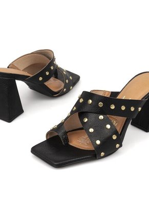 Sandalia Tacon Medio Negro Napa Vizzano
