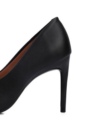 Tacón Alto Negro Vizzano