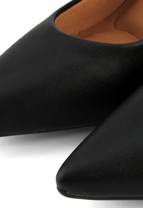 Tacón Medio Negro Vizzano