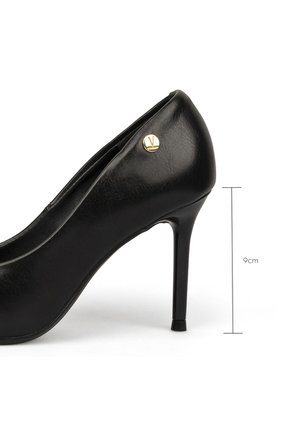 Stiletto Negro Tacón Alto Mate Con Puntera Dorada Vizzano