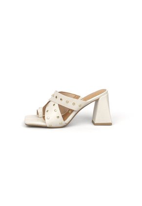 Sandalia Tacon Medio Marfil Napa Vizzano