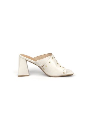 Sandalia Tacon Medio Marfil Napa Vizzano