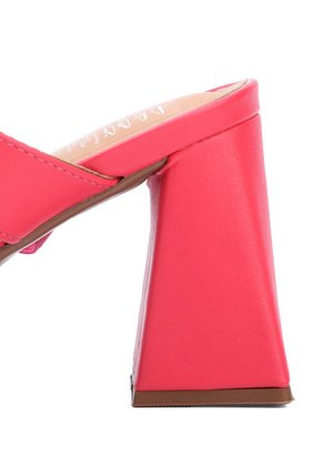 Tacón Medio Fucsia Vizzano