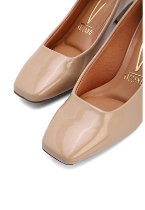 Tacón Medio Nude Vizzano