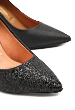 Tacón Alto Negro Vizzano