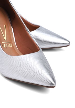 Tacón Alto Plateado