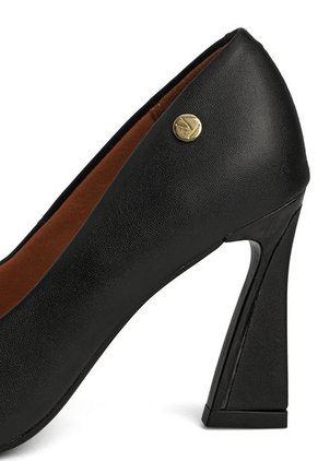 Tacón Alto Negro Vizzano