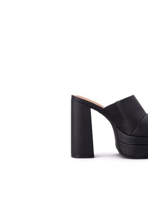 Sandalia Plataforma Tacón Negro Vizzano