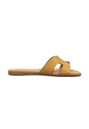 Sandalia Plana Napa Croco Petra Mostaza Vizzano
