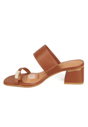 Sandalia Tacon Medio Mule Café-Mocca Vizzano