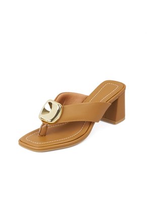 SANDALIA TACON MEDIO NAPA CAMEL VIZZANO