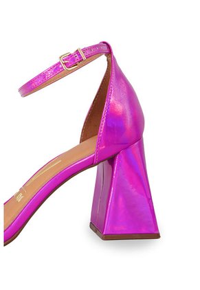 Sandalia Tacòn Medio Metalizado Fucsia Vizzano