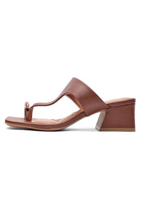 Sandalia Tacon Bajo Cuadrado Mule Café-Moca-Anillo Vizzano