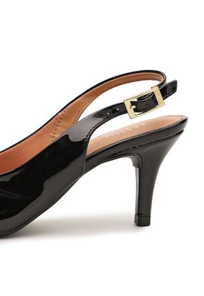 Tacón Medio Negro Vizzano