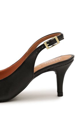 Tacón Medio Negro Vizzano